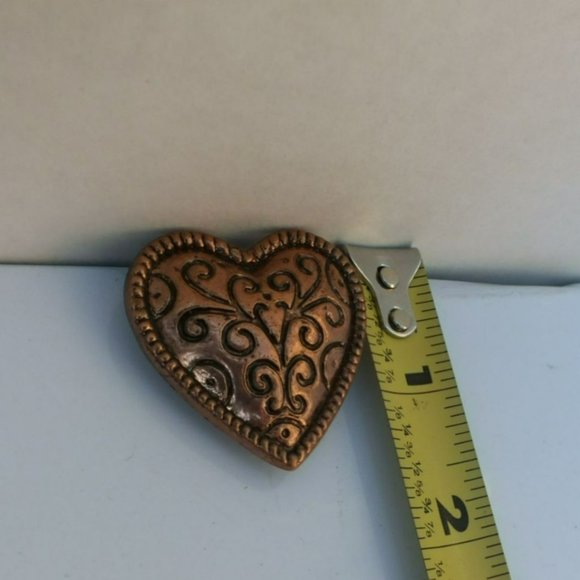 Older Style Copper Heart Brooch With Unique Patterns - Picture 6 of 6
